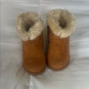 Cat & Jack Brown Kids Boots with Cream Fur